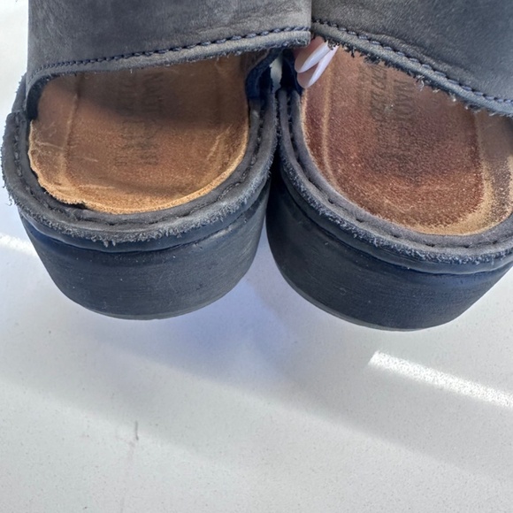 Naot Women's Karenna Flat new buck leather dark taupe women’s. Sz EU 37 US 7 - Picture 7 of 10